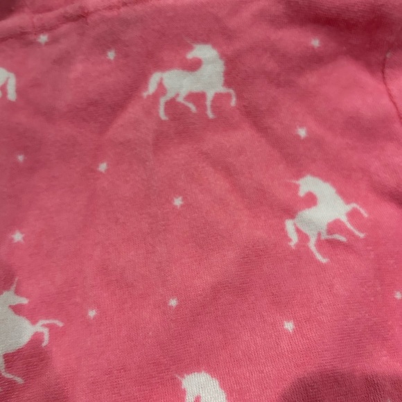 Cynthia Rowley Girls Beach Cover up. Unicorn design with hoodie - Picture 4 of 7